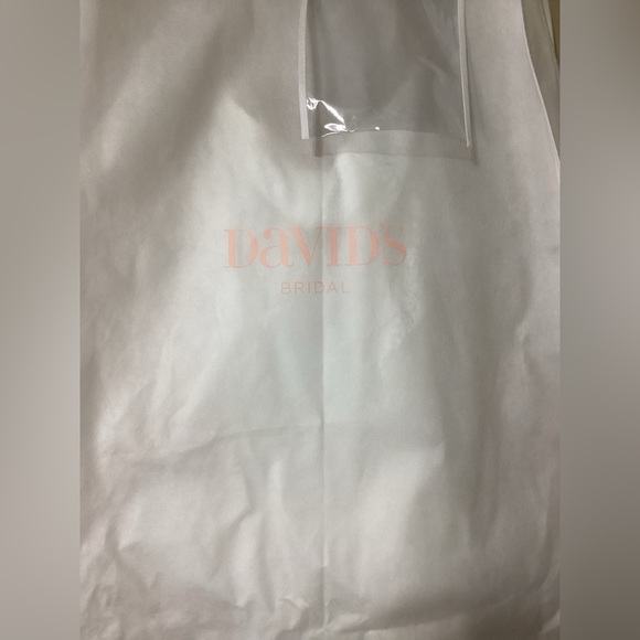 Vera Wang bride dress size 4 - Picture 2 of 9